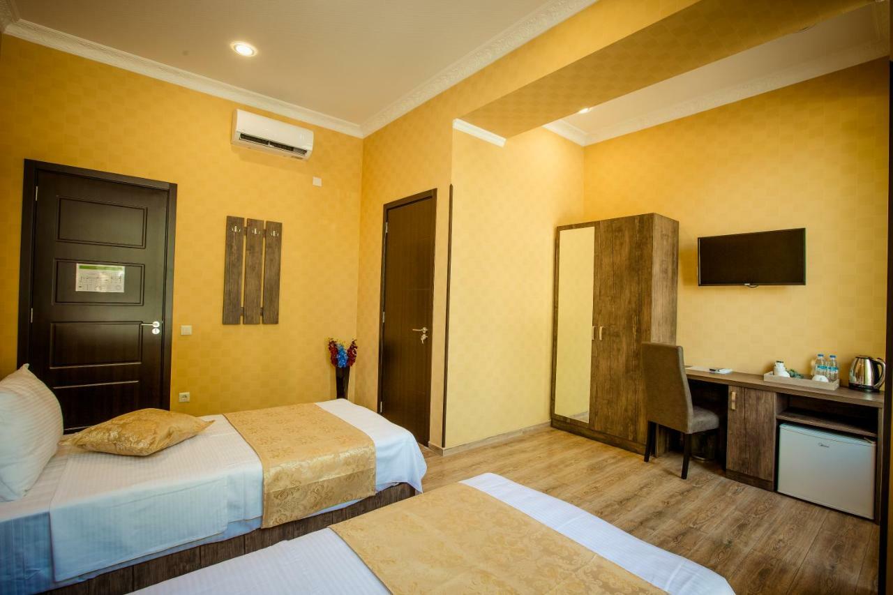 Hotel Comfort Tbiliszi Kültér fotó