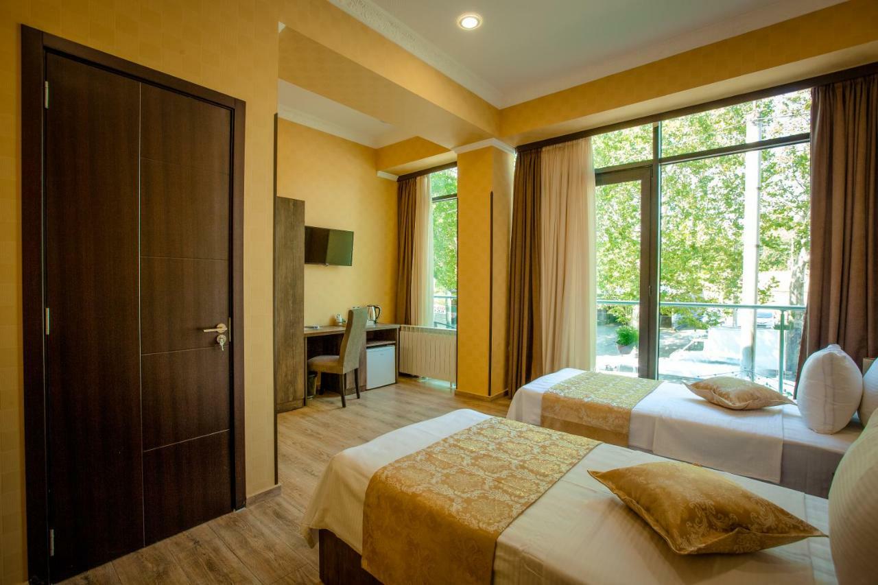 Hotel Comfort Tbiliszi Kültér fotó