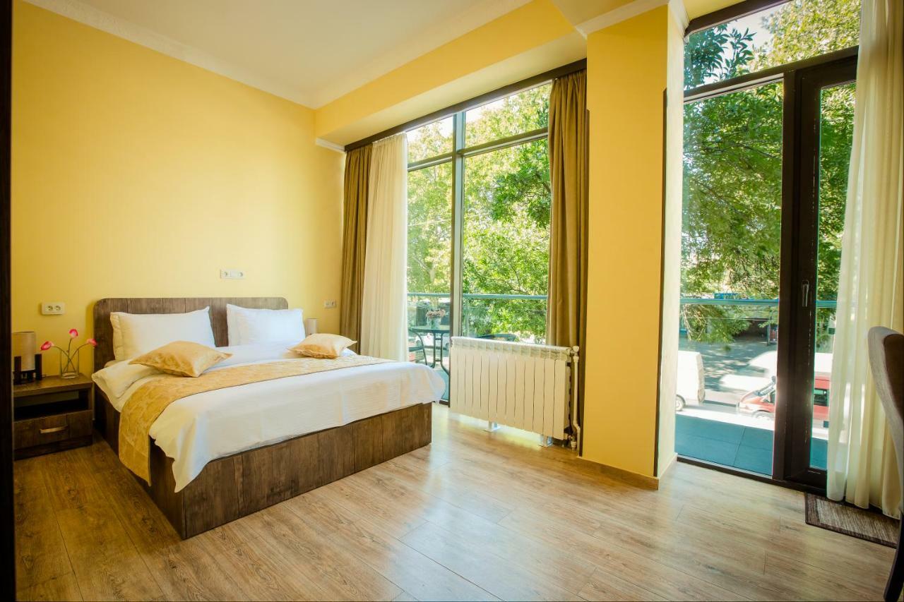 Hotel Comfort Tbiliszi Kültér fotó