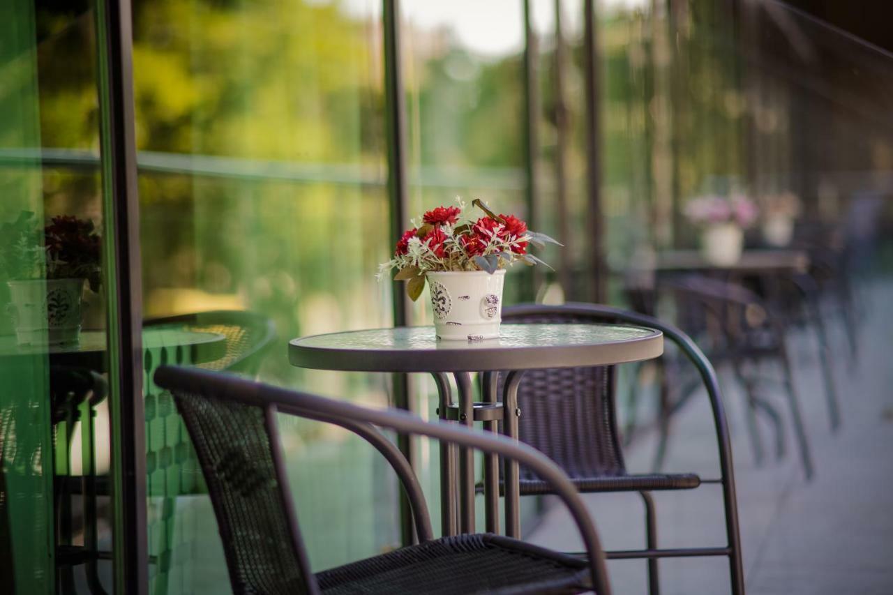 Hotel Comfort Tbiliszi Kültér fotó